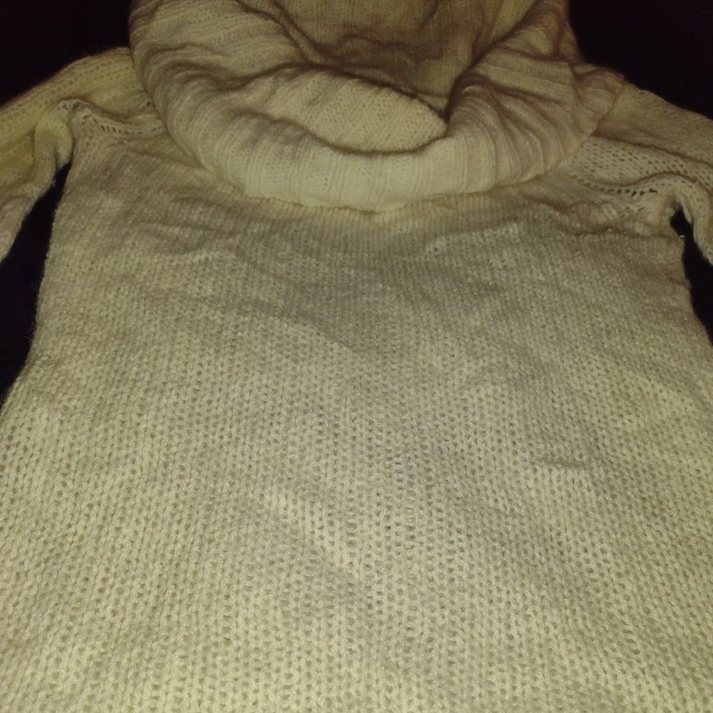 American Eagle Sweater - Picture 2 of 8
